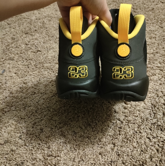 Air Jordans Retro 9s - Picture 3 of 5